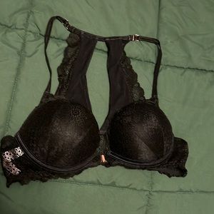 Front clasp VS Pink bra